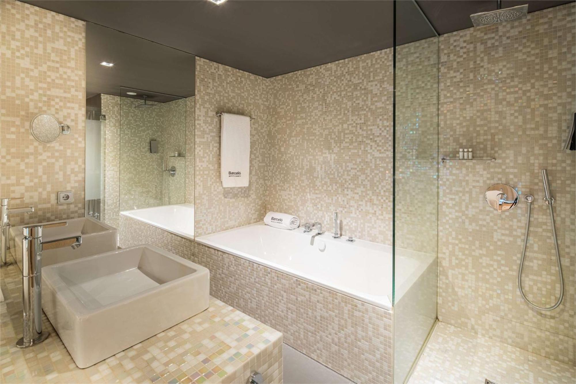 Deluxe Junior Suite,1543175104:JPEG